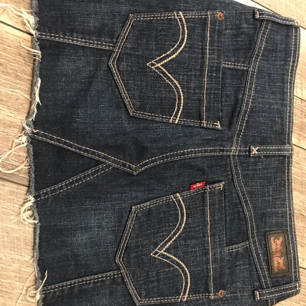 Levi Classic Red Tab Cowgirl Mini, 25